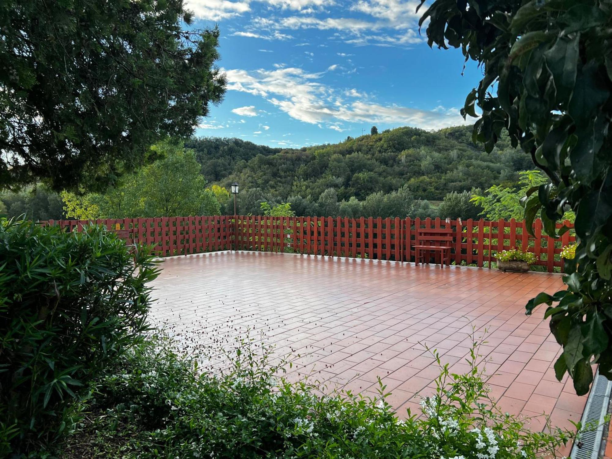 Agriturismo La Cerbana Palaia Bagian luar foto